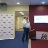 Генеральный директор Шансона Андрей Неклюдов рассказал гостям станции о проекте «Смотри радио!» и упомянул,  что 